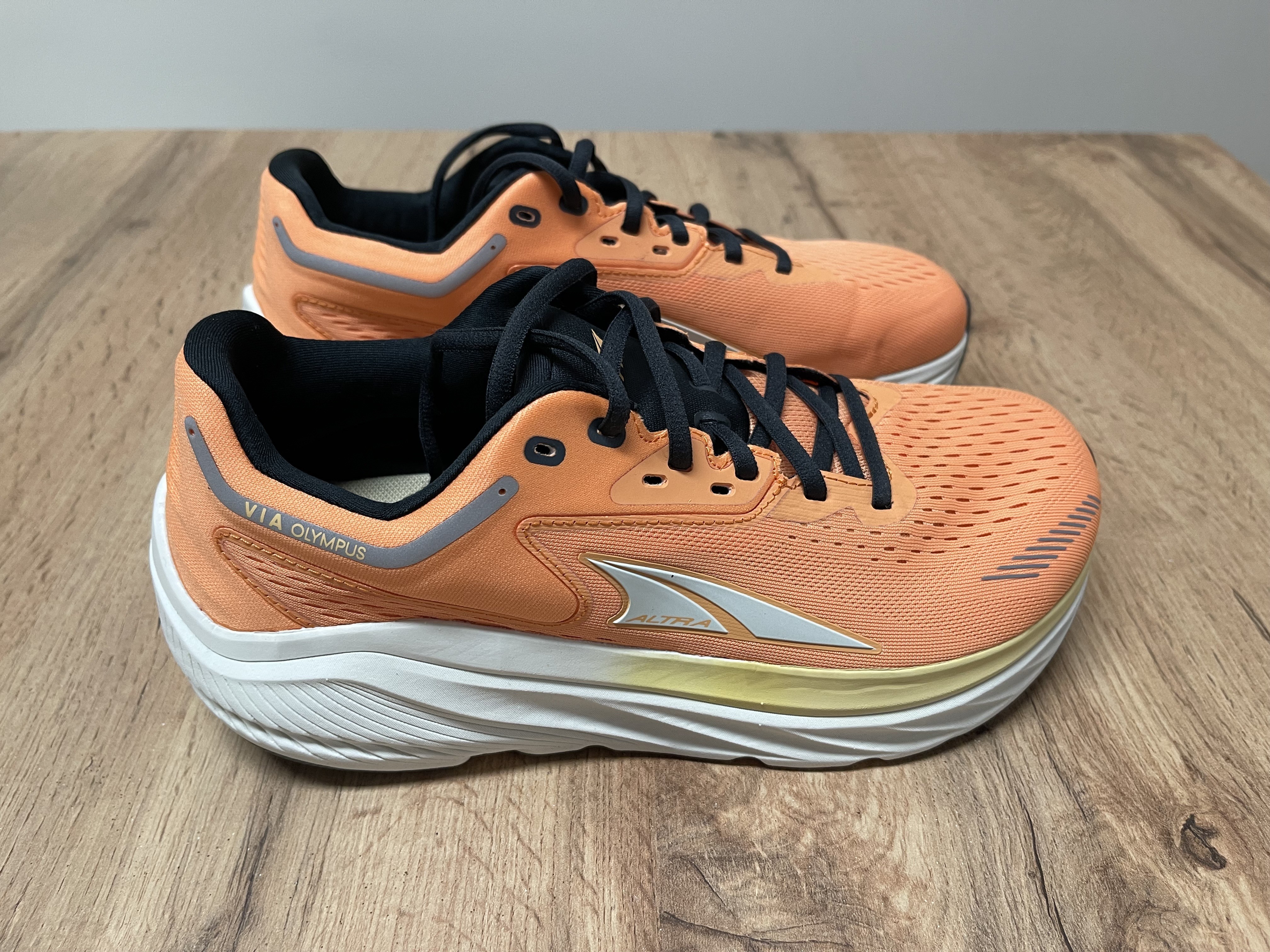 Altra VIA Olympus: first look della scarpa maxi con drop zero