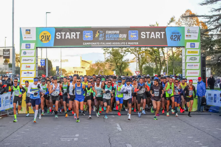 Partenza dei Campionati Italiani di Maratona Assoluti e Master 2023 a Verona (foto Phototoday)