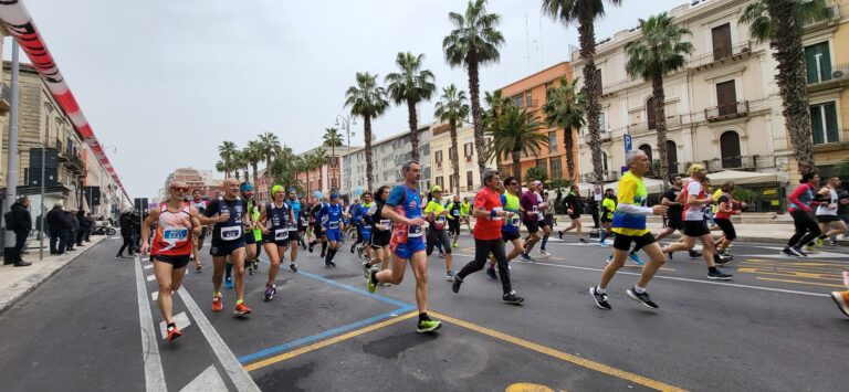 La partenza della Bari Med Marathon 2023