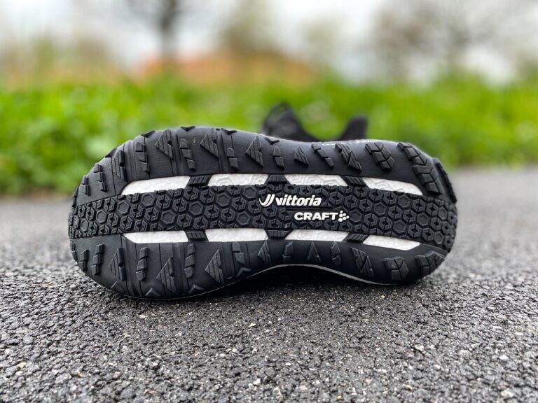 La nuova scarpa gravel Craft Xplor con battistrada Vittoria