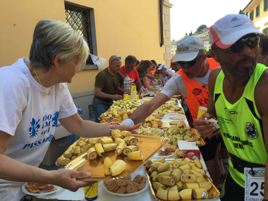 Un tipico ristoro della 100km del Passatore (foro courtesy 100km del Passatore)