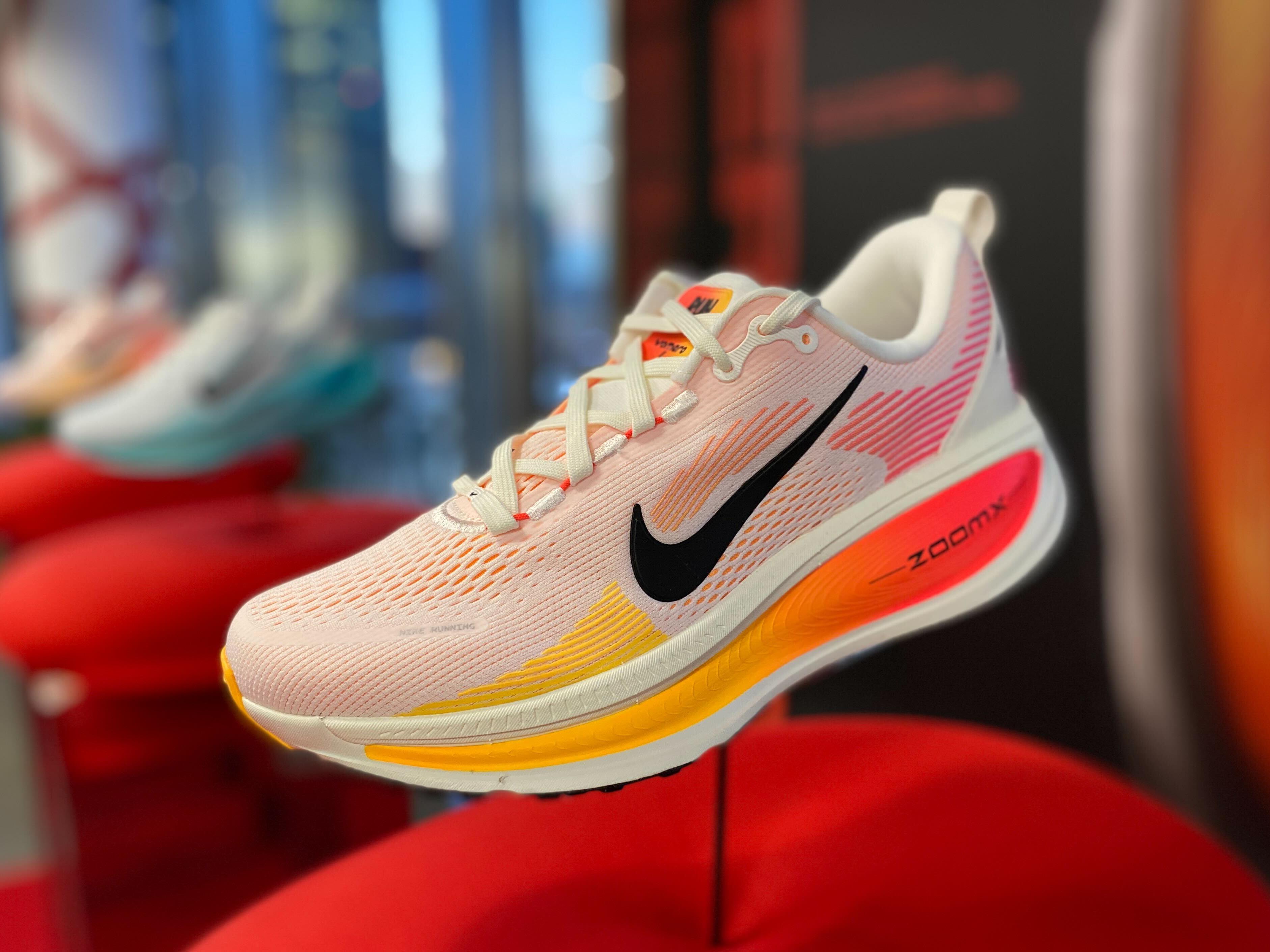Vomero 18, la nuova maxi daily trainer di Nike: le nostre prime impressioni