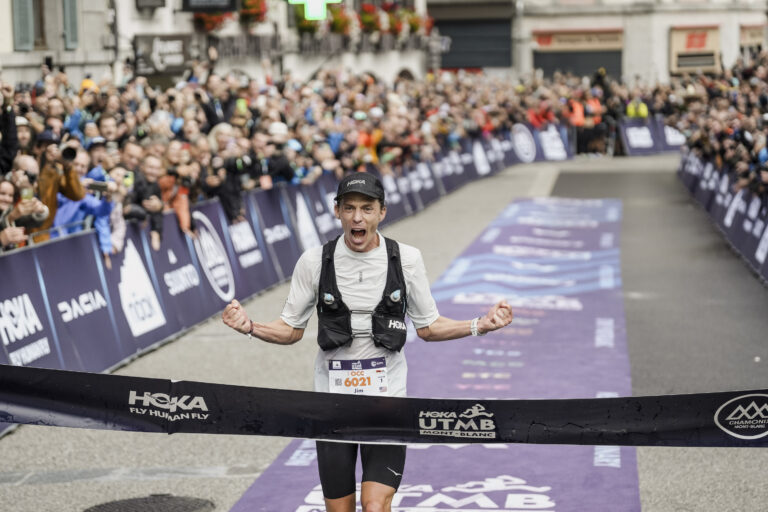 UTMB: Jim Walmsley trionfa nell’OCC. Super Cristian Minoggio a soli 20 secondi Jim Walmsley (foto Hoka/P.Verticale)