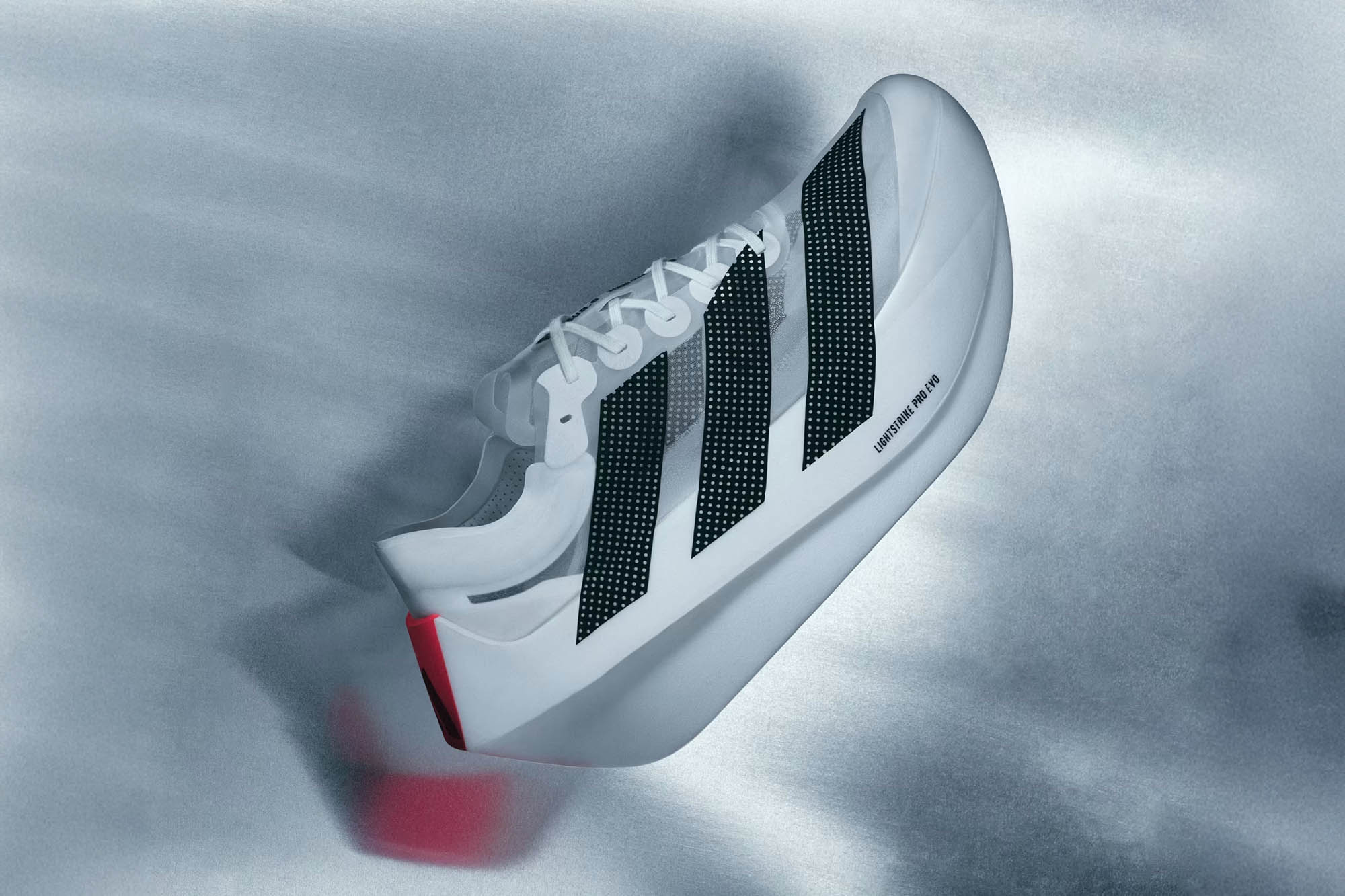 Adidas Adizero Prime X Evo, la super scarpa illegale da 500 euro