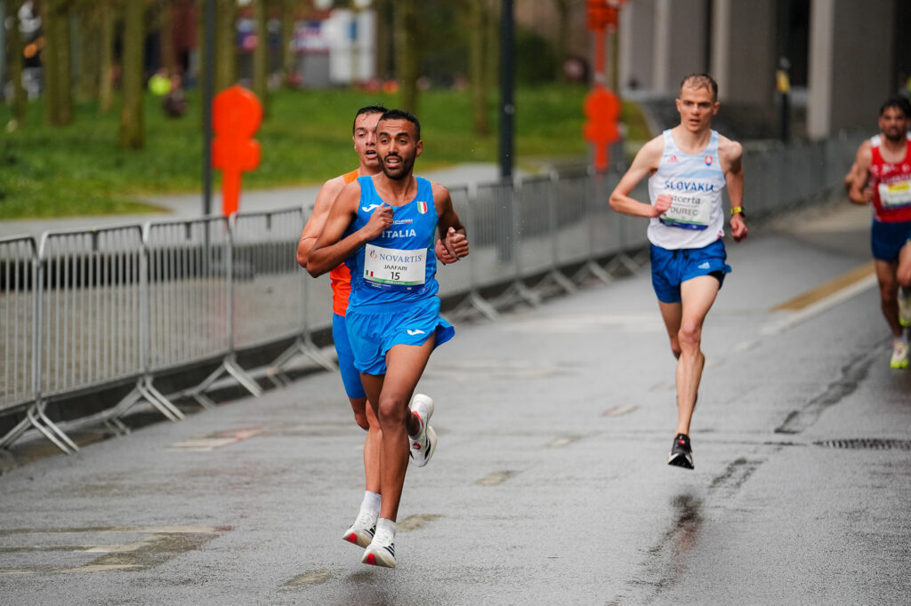 Badr Jaafari con la maglia azzurra ai Campionati Europei di corsa su strada (foto Grana/Fidal)