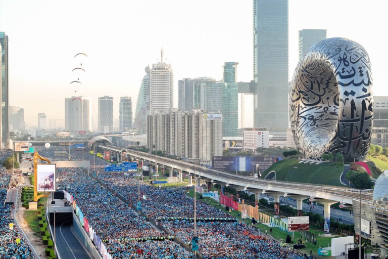 Incredibile: 307 mila persone di corsa a Dubai! Dubai Run (foto FB Dubai Fitness Challenge)
