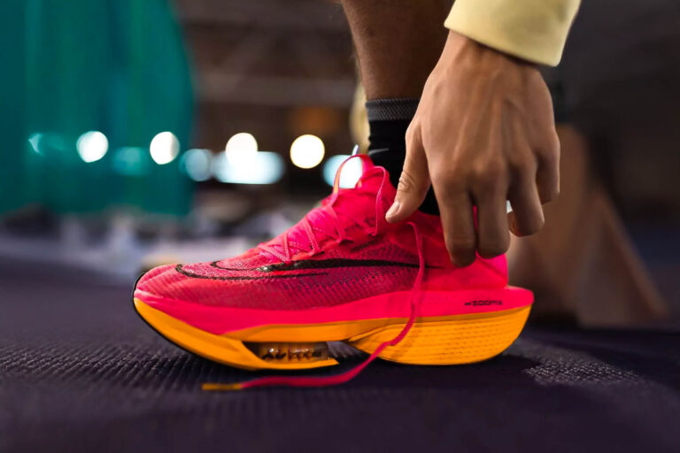 Fa causa a Nike per un infortunio originato dalle “super scarpe”: Alphafly sotto accusa La Nike Air Zoom Alphafly Next% 2 sotto accusa