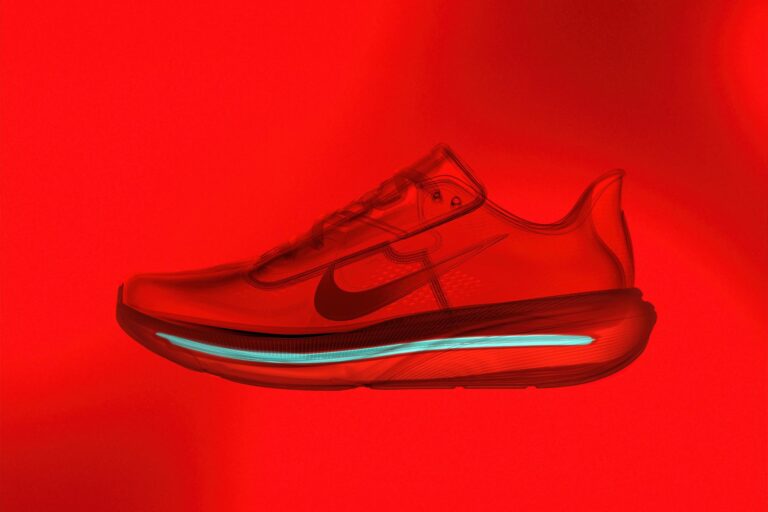 La nuova Nike Pegasus 42. Visibile l'unità Air Zoom interna a tutta lunghezza (foto Nike)