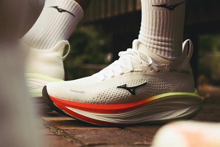 Neo Vista 3: nuova piastra 3D e stabilità migliorata per la super trainer di Mizuno La nuova Mizuno Neo Vista 3 (foto Mizuno USA)
