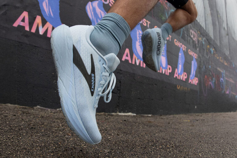 Brooks Ghost AMP: la Ghost diventa più veloce e reattiva con la nuova tecnologia SpringRamp La nuova Brooks Ghost AMP (immagine Brooks)