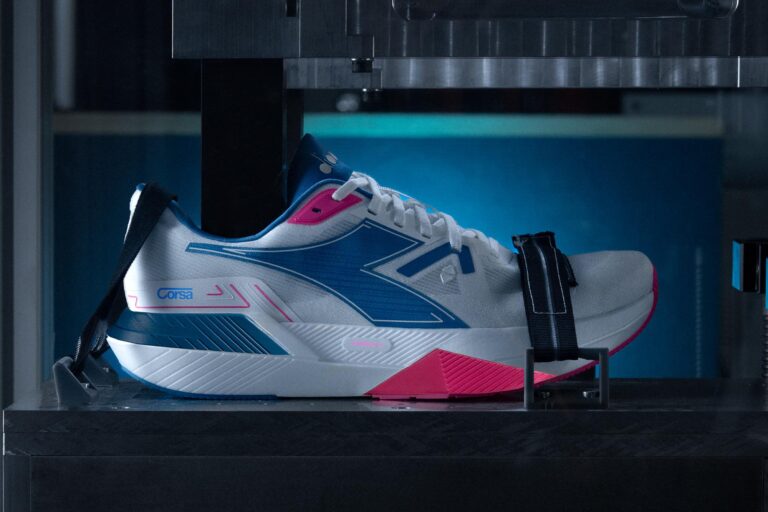 Diadora Corsa: la nuova scarpa da allenamento leggera e reattiva per correre (forte) ogni giorno La nuova Diadora Corsa (immagine Diadora)
