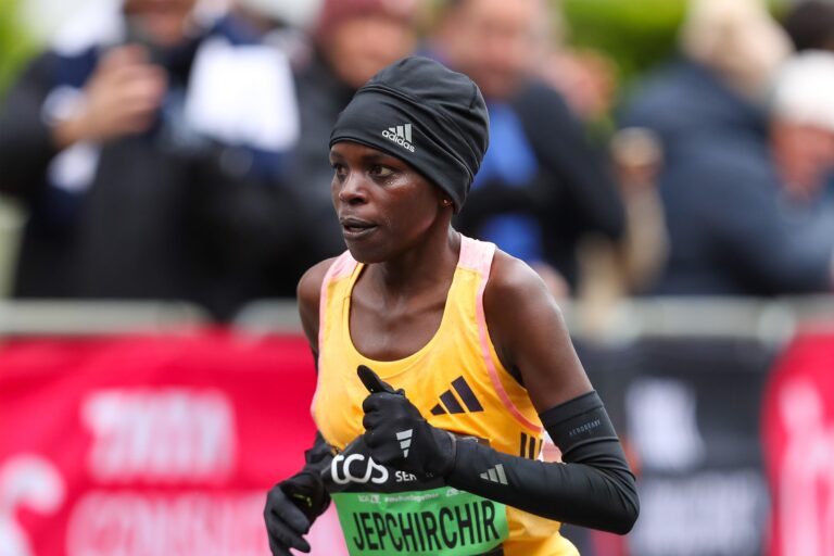 Peres Jepchirchir sospesa per doping: positività all’EPO prima della vittoria alla Sydney Marathon Peres Jepchirchir (immagine Katie Chan, via Wikimedia Commons)