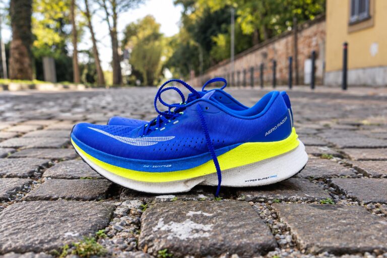 Recensione Skechers Aero Razor: una scarpa nata per spingere La nuova Skechers Aero Razor (immagine TRC)